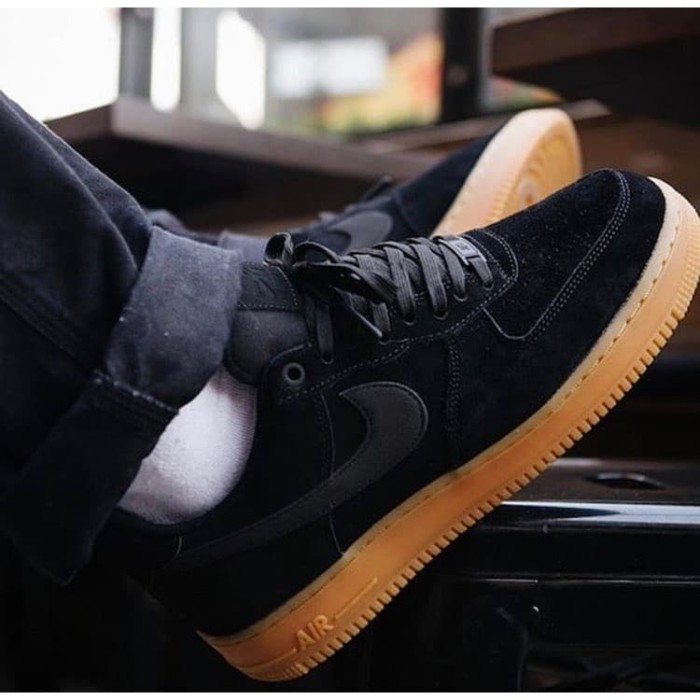 nike air force 1 lv8 suede black