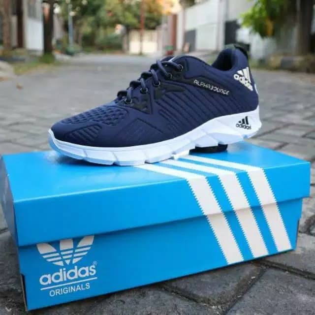 sepatu sneakers adidas