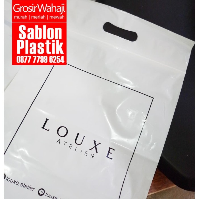 Jual plastik kemasan kaos 25 x 35 cm warna putih & hitam - Putih - Kota