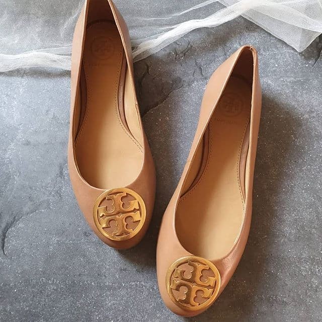 tan flat shoes