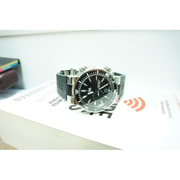 oris divers titan date