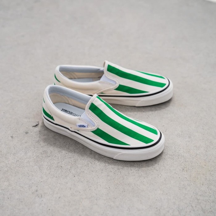 vans slip on dx