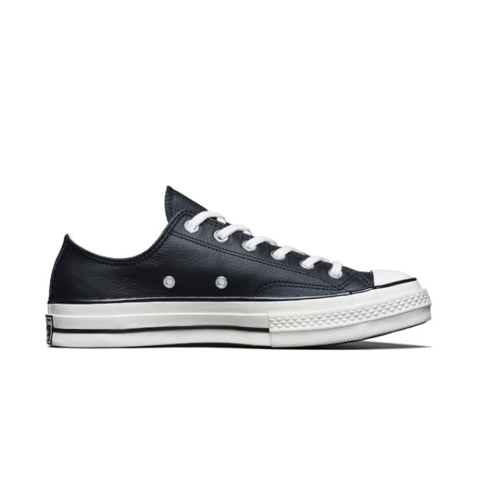 chuck taylor low top black