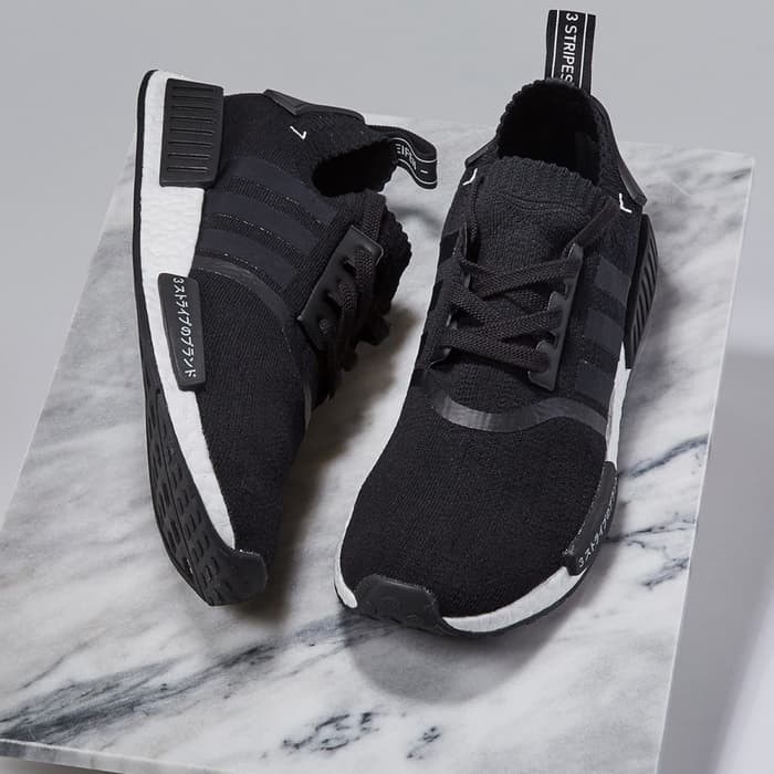 adidas nmd r1 black and white