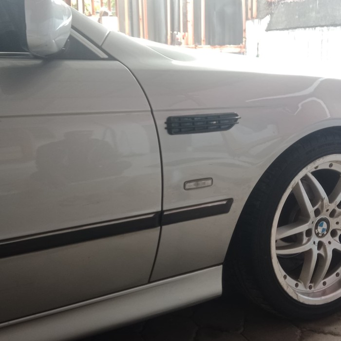 Foto Produk bmw rubber side grill fender M3 dari bmwaccesorissurabaya