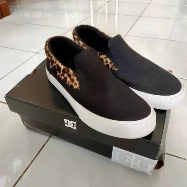 trase slip on
