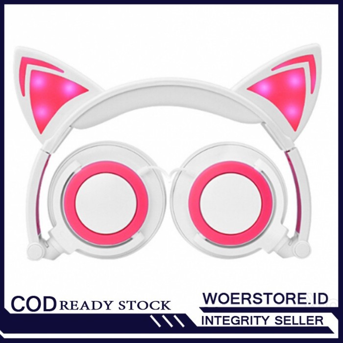 Gambar Kucing Kartun Tutup Kuping