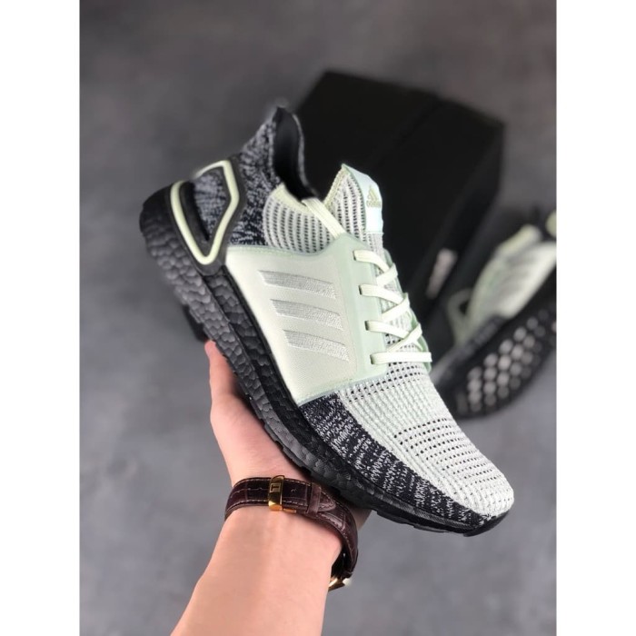 ultra boost 19 green black