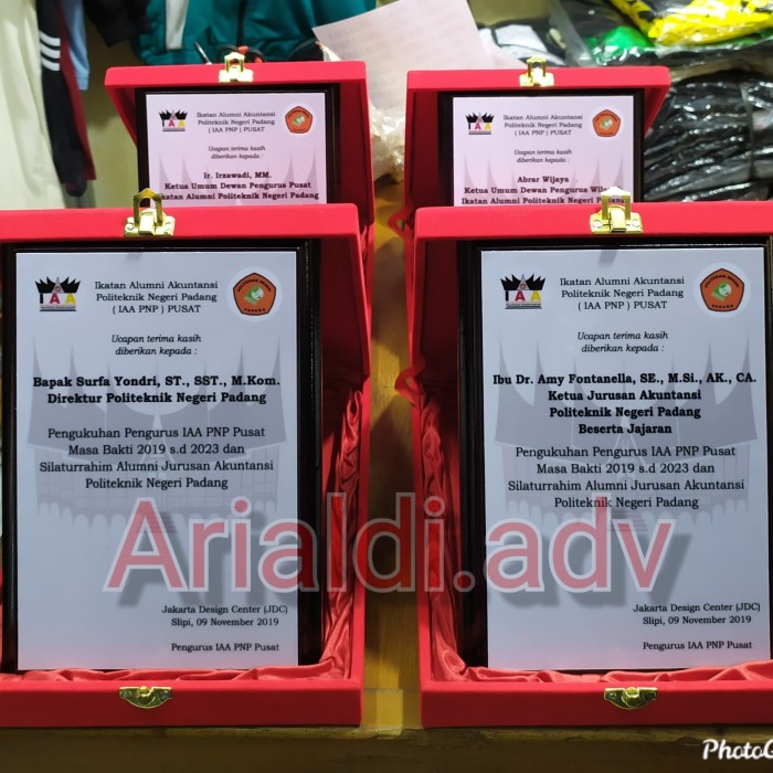 Jual Plakat Kayu Murah Plakat Kenang Kenangan Tempelan Pvc Box Bludru Jakarta Pusat Royalsheraton Tokopedia
