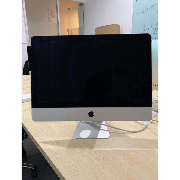 Jual iMac bekas 2017 ukuran 21.5 inch (Include Keyboard