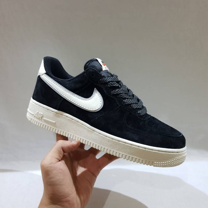 nike air force 1 lv8 black suede