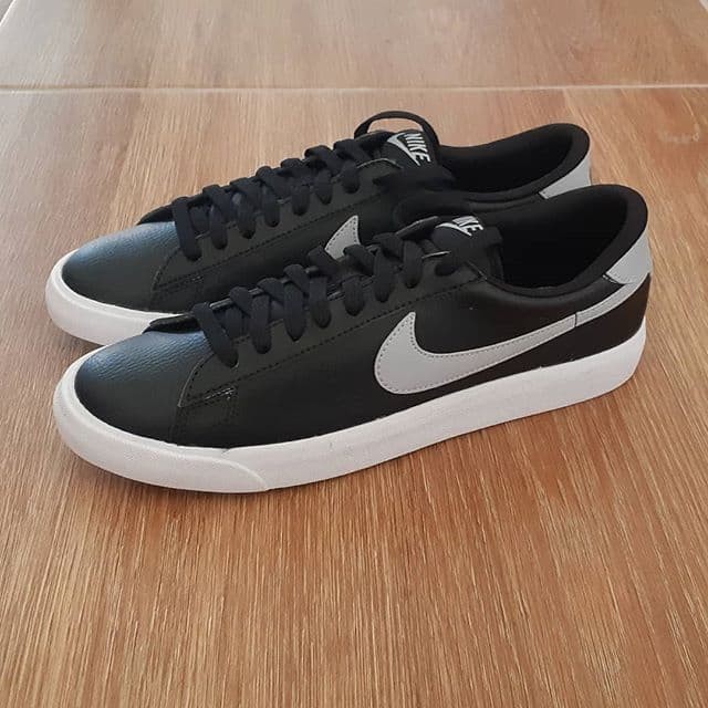 nike tennis classic ac black