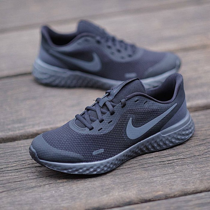 nike revolution 39