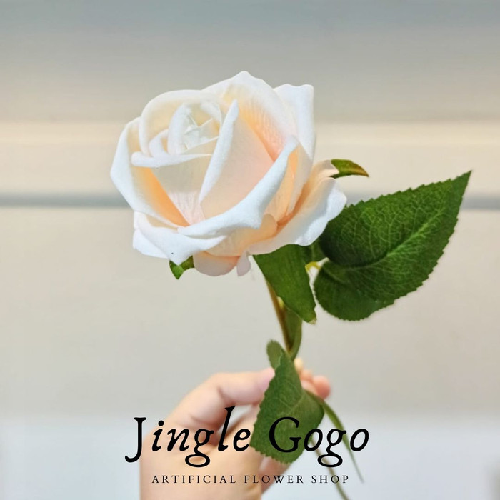 Jual Mawar Beludru Bulat  Rose Bludru Mekar Hiasan  Meja  