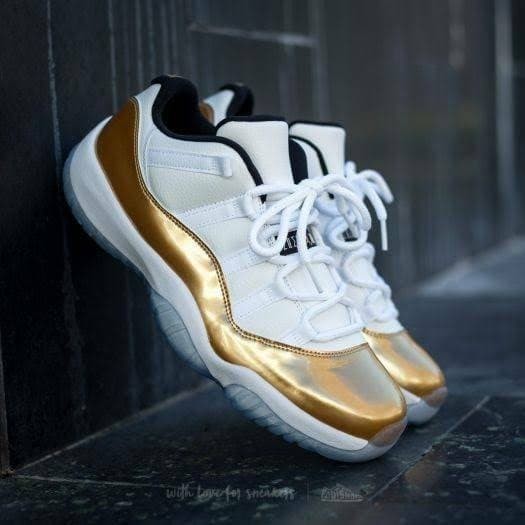 air jordan 11 retro low gold