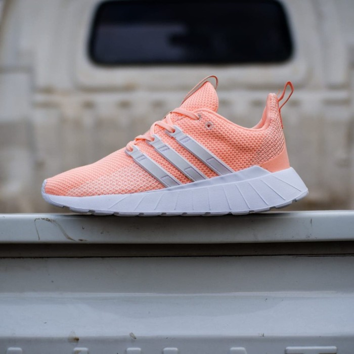 Jual SEPATU ADIDAS QUESTAR FLOW  PEACH WHITE Kab Bantul 