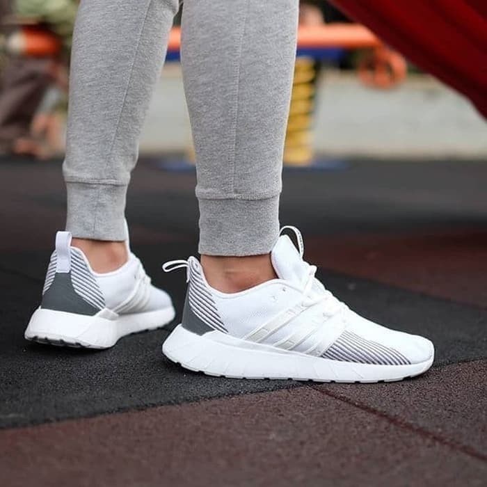 Jual SEPATU ADIDAS QUESTAR FLOW  NEW IMPORT Kota Bandung 
