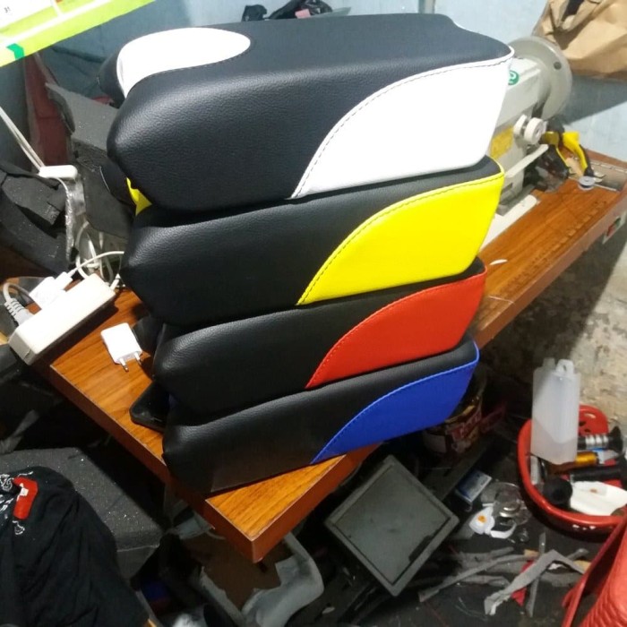 Jual Jok boncengan anak honda scoopy 2 warna kombinasi Jual Jok boncengan anak honda scoopy 2 warna kombinasi