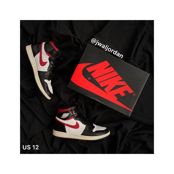 nike red retro