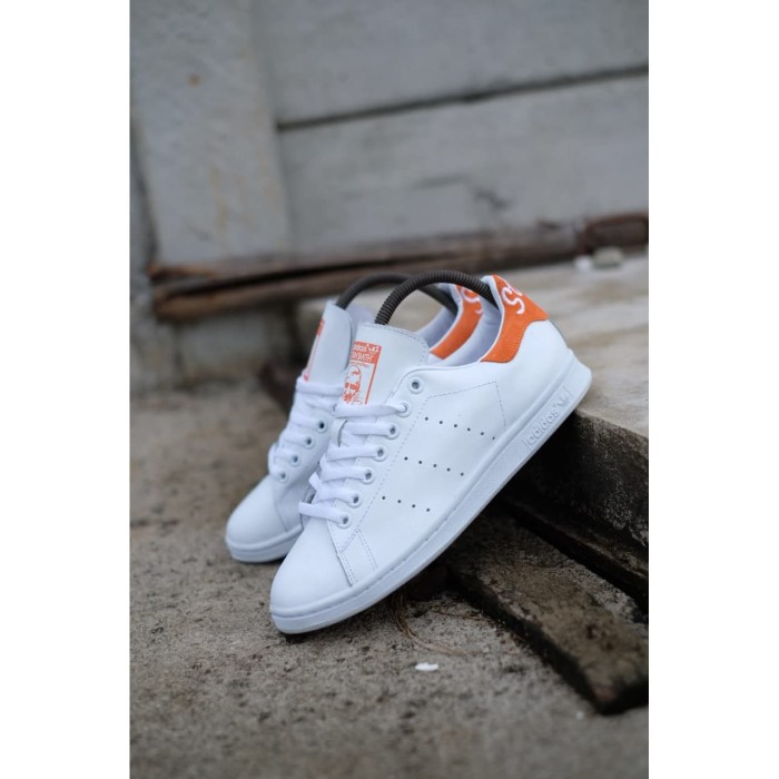 stan smith white orange