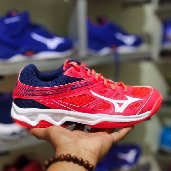 mizuno thunder blade low