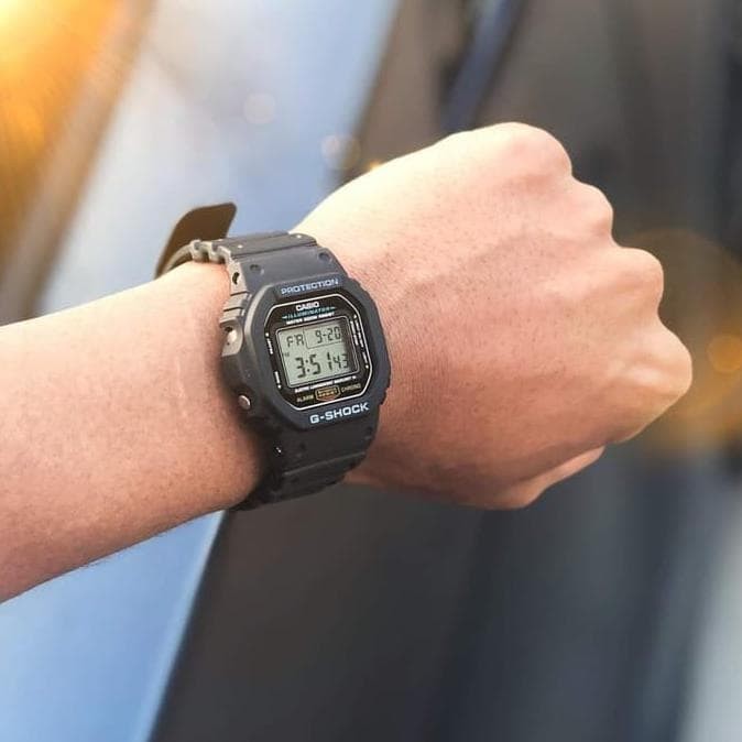 Jual Casio Casio G Shock Jam Tangan Pria Black Silicon Dw 5600e 1vdf Original Zalora Indonesia