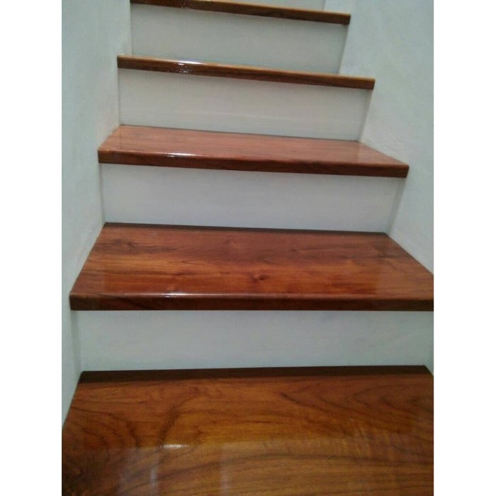 Jual Papan kayu  untuk anak  tangga  100x30x3 Kab Bantul 