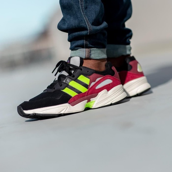 adidas yung maroon