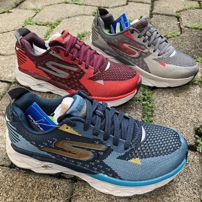 sepatu running skechers