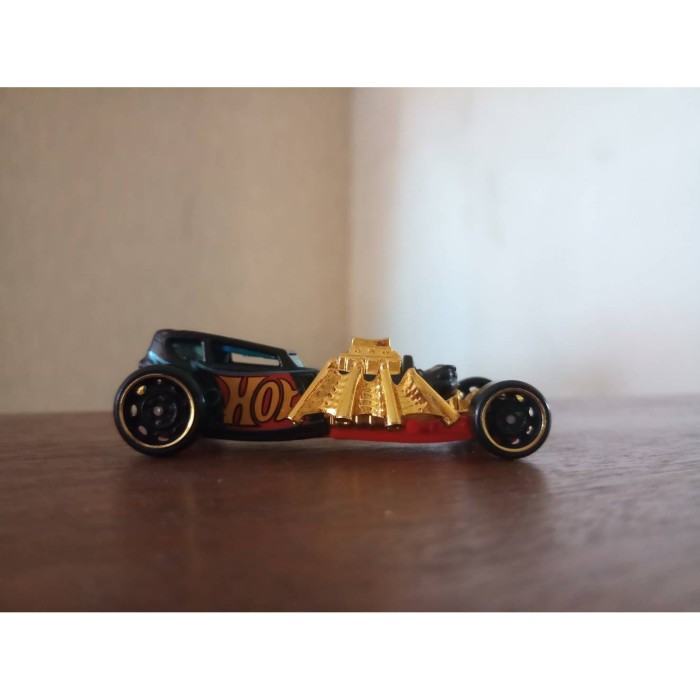 hot wheels street creeper gold