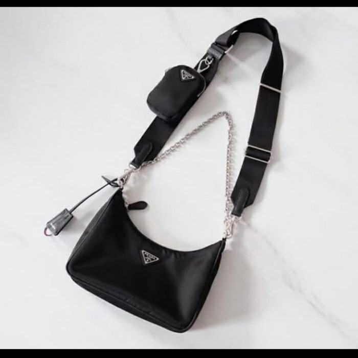 prada crossbody tas