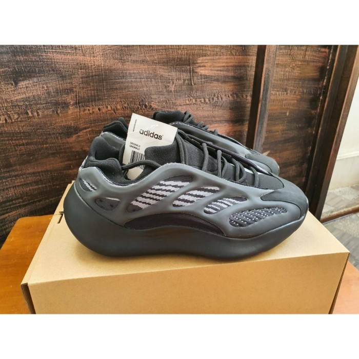 yeezy 700 v3 azael black