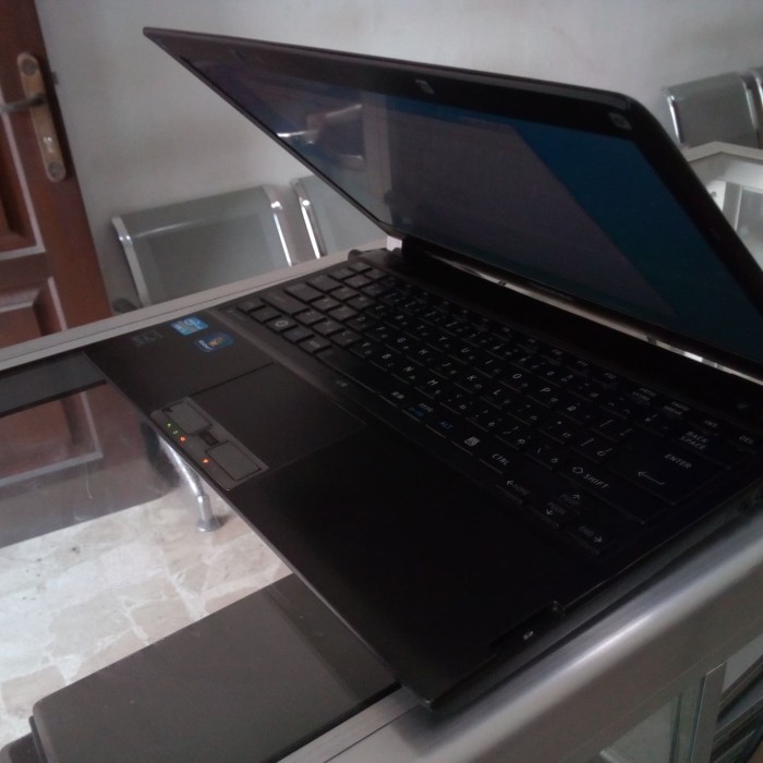 Jual Laptop Toshiba R732 Core I5 Gen3 Ringan Kota Surabaya Andromedajaya Tokopedia