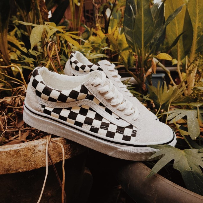 vans old skool checkerboard cream