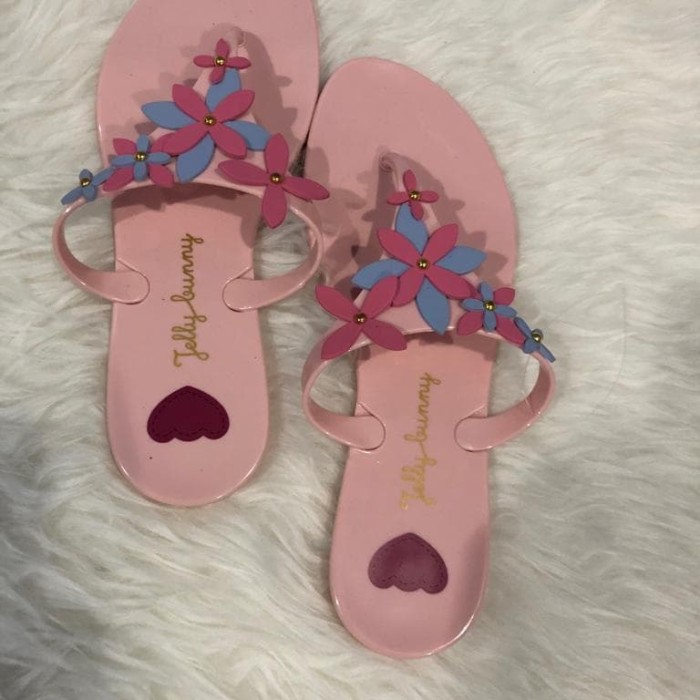 harga sandal jelly bunny
