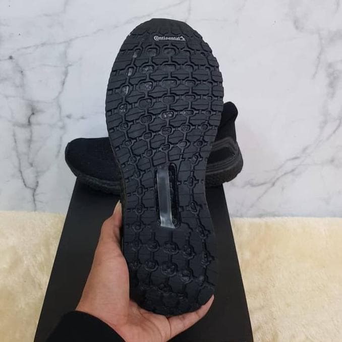 adidas ultra boost 4 triple black