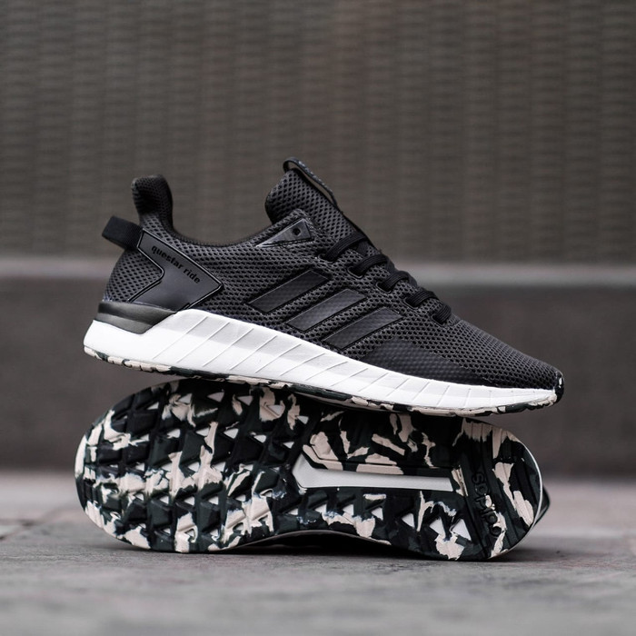 harga adidas questar ride