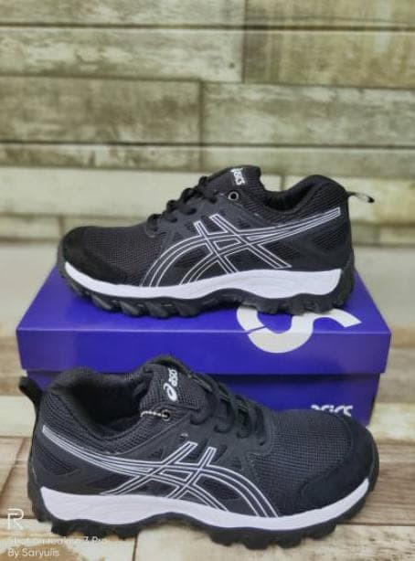 sepatu asics sneakers
