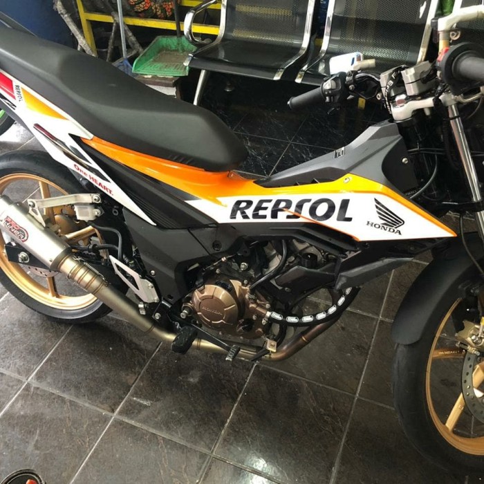 Gambar Modifikasi Sonic Repsol Foto Foto Honda Sonic 150 Repsol Edition Memang Terlihat Lebih