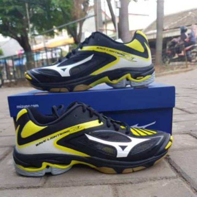 mizuno lightning z3