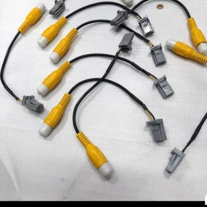 Soket Kabel Video Out Headrest Head Unit Fortuner Rush Yaris