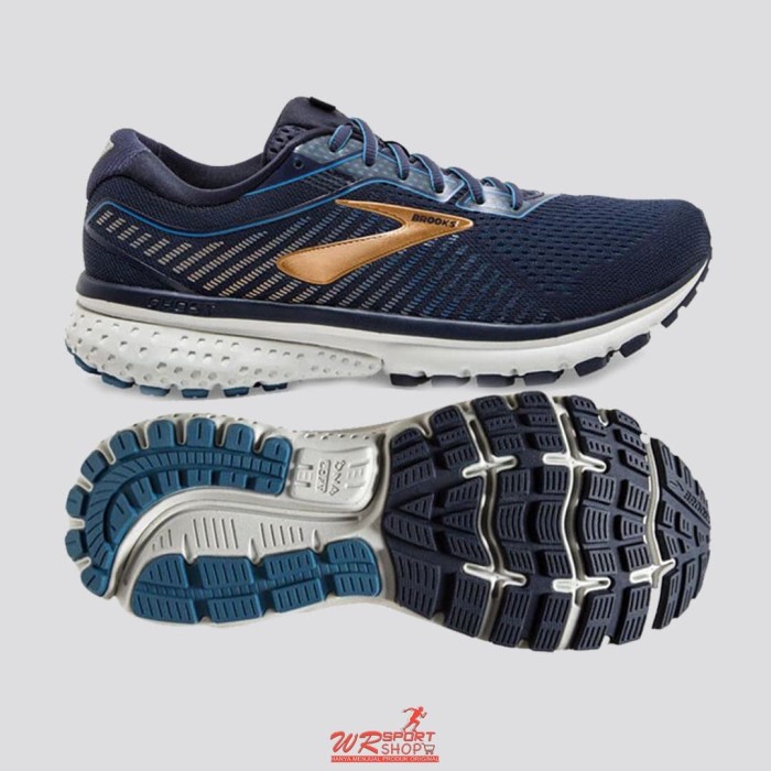 brooks womens wide width running shoes