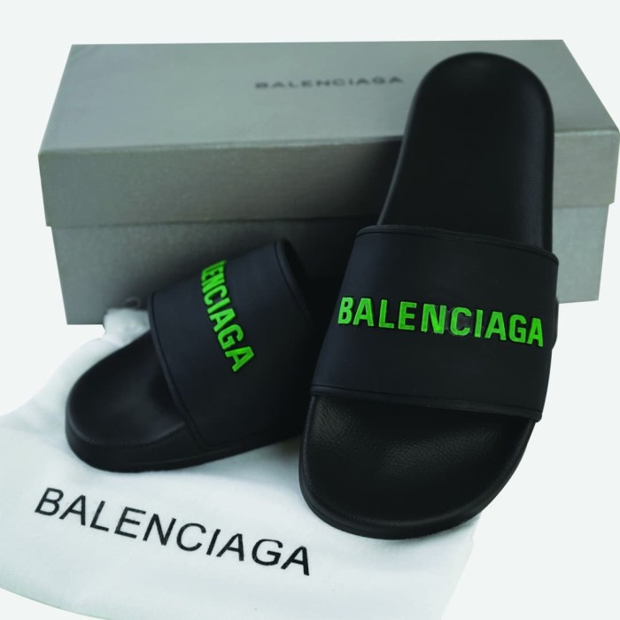 harga sandal balenciaga