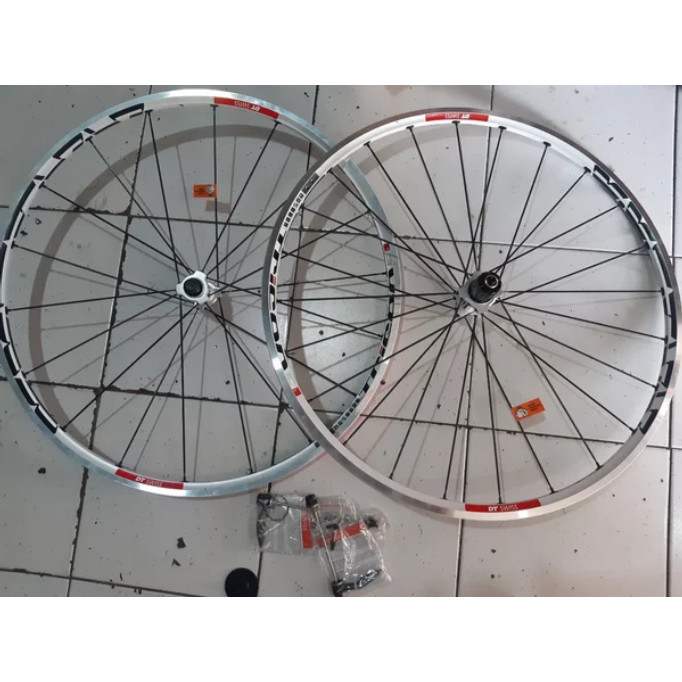 wheelset dt swiss road bike