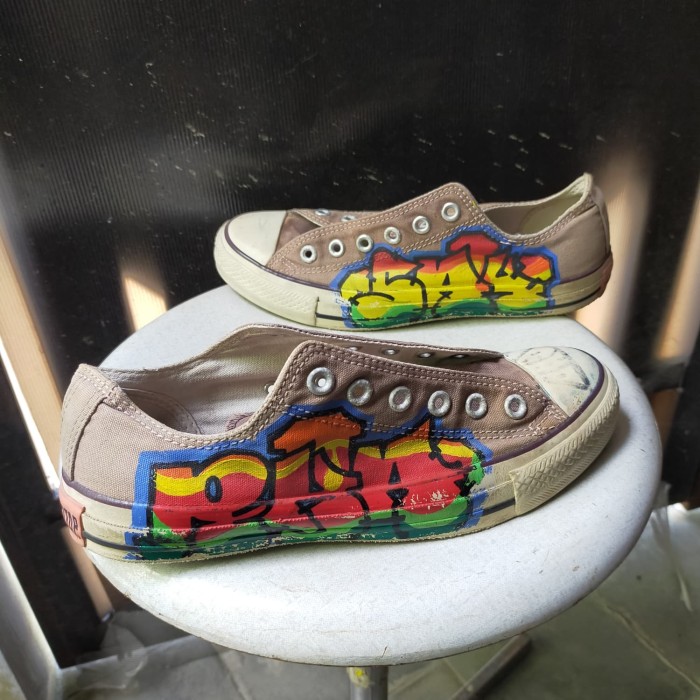 graffiti converse