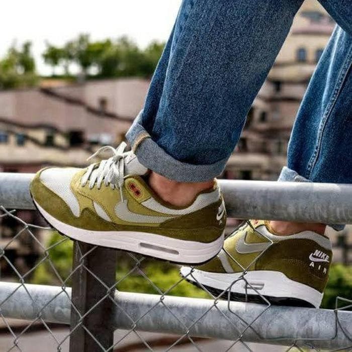 air max 1 green curry