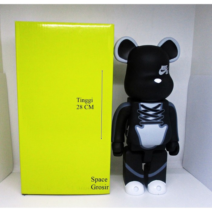 mainan bearbrick