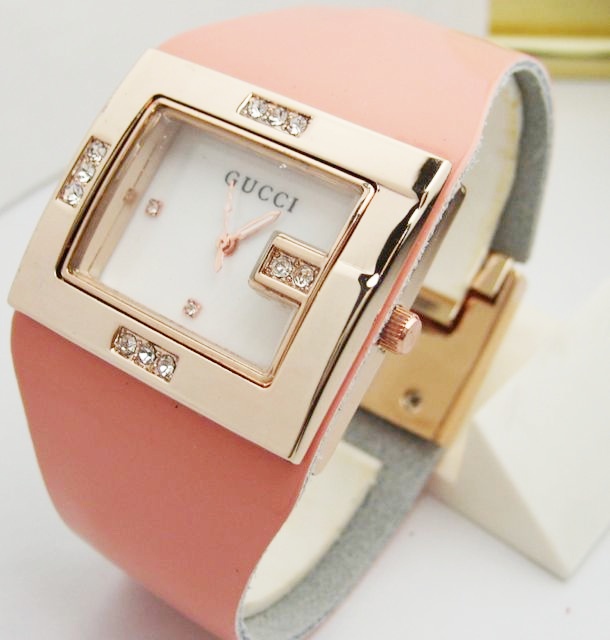Jual Jam Tangan Gucci Syahrin Kotak Kulit (Salem) - STYLENGO SHOP | Tokopedia