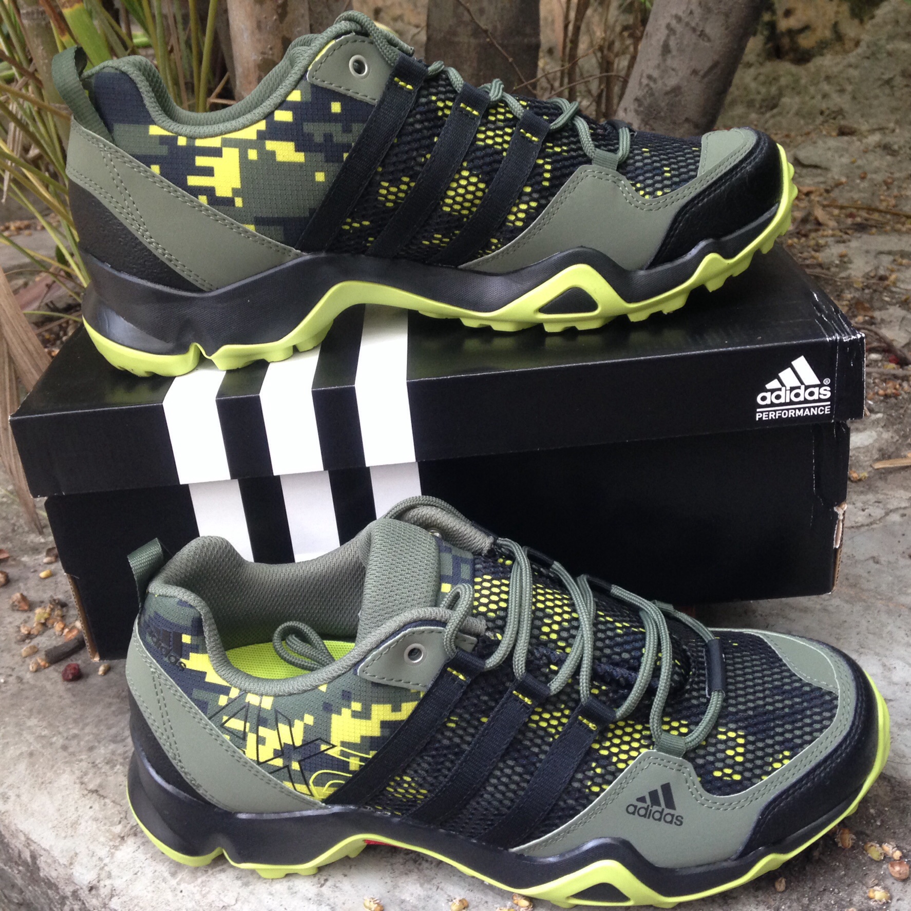 Sepatu Outdoor Adidas Jawpaw Slip On Anzit Dlx Kurobe Duramo Goretex dll