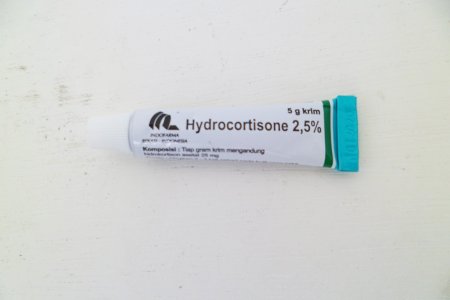 jual hydrocortison 2 5 x 5 gr untuk gigitan nyamuk all jual hydrocortison 2 5 x 5 gr untuk gigitan nyamuk all